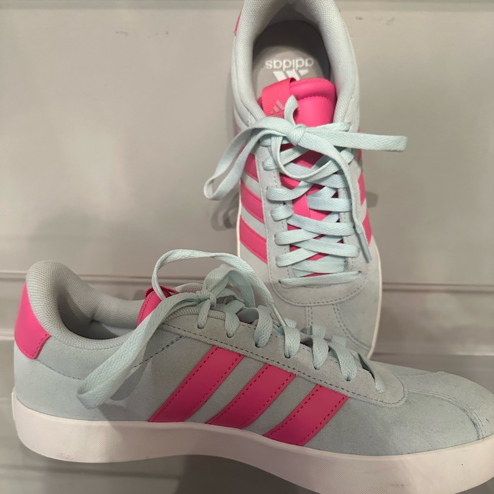 Adidas Women's Sneakers in Pink and Light green
Adorable… worn once  size 8.5